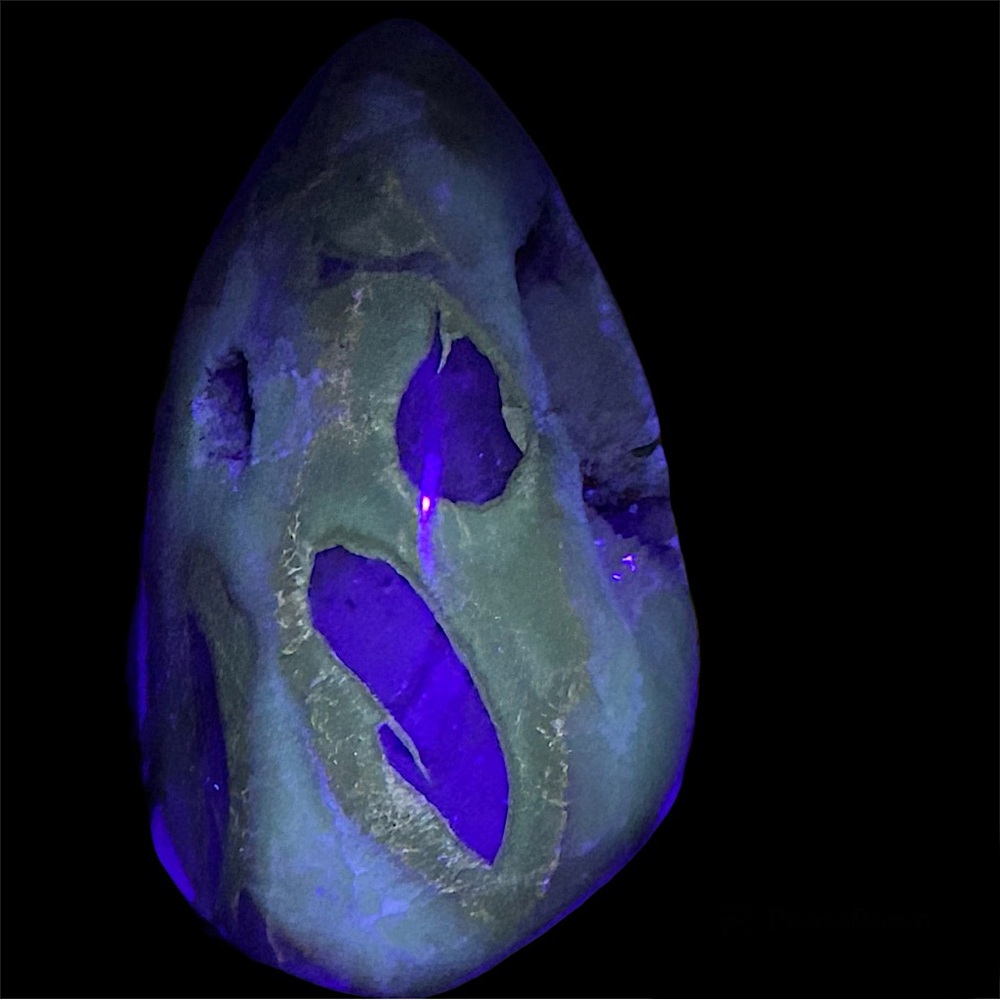 SOLD 🐉 Septarian Egg Nodule // Madagascar 🐉//UV reactive! - Picture 13 of 16